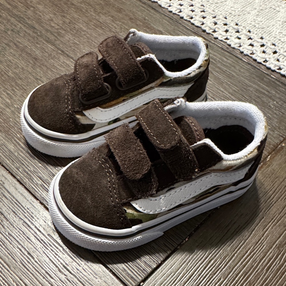 Vans Kids Suede Brown and White Sneakers LIKE NEW
